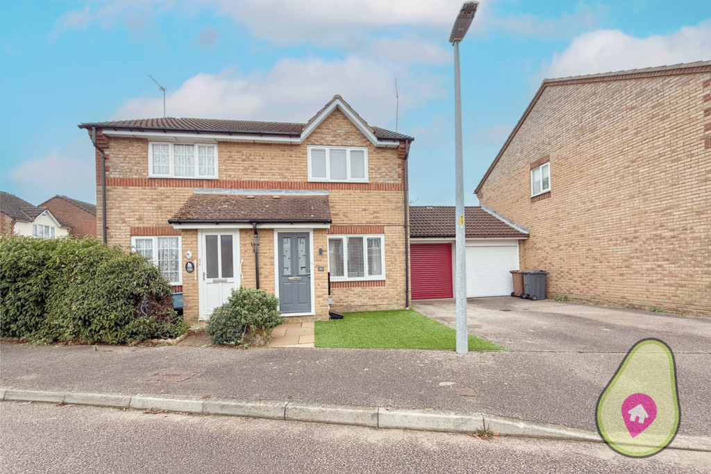 2-bed semi-detached on Sweyns Mead, Stevenage, Hertfordshire, SG2, £350,000