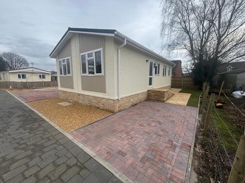 2-bed caravan on Broxburn Park, South Hykeham, Lincoln, £174,995