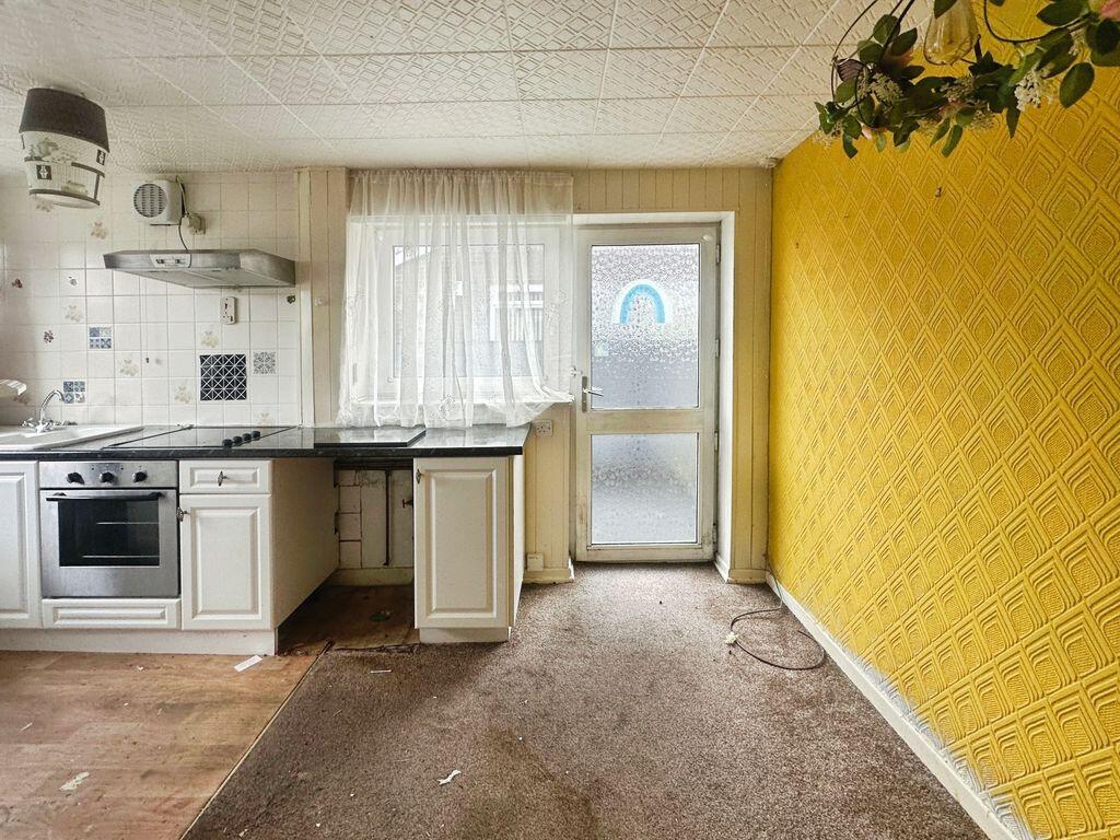 Elland Close, Unsworth photo 3