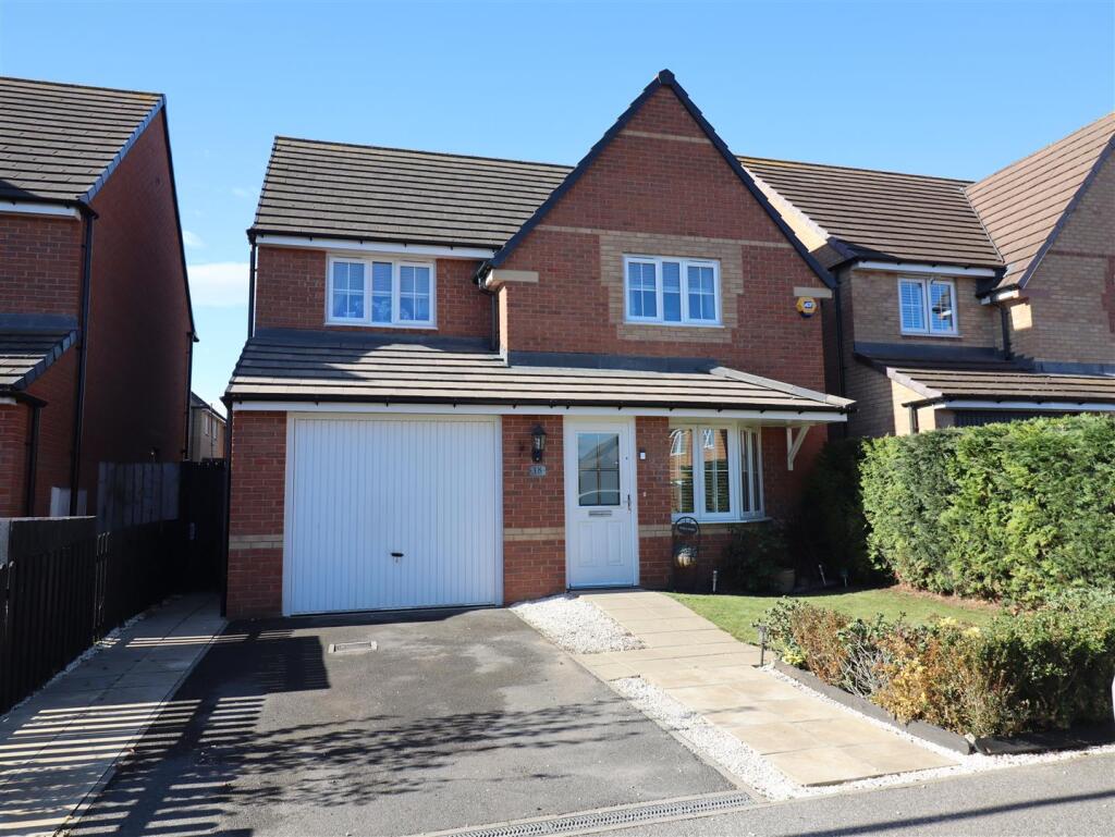 3-bed detached on Levett Drive, Thurcroft, Rotherham, £265,000