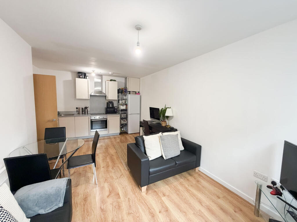 Apartment in Manchester, Ancoats - View 3
