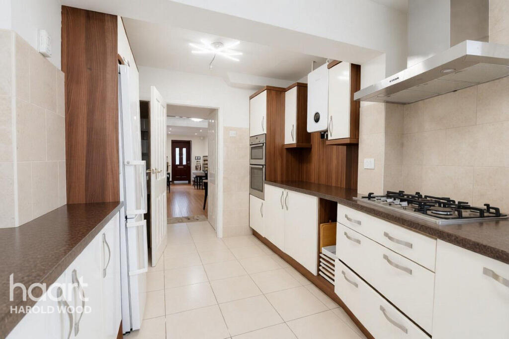 House in London, Harold Wood - View 5