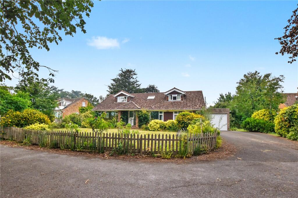 Main image of property: Manor Drive, Staplegrove, Taunton, Somerset, TA2