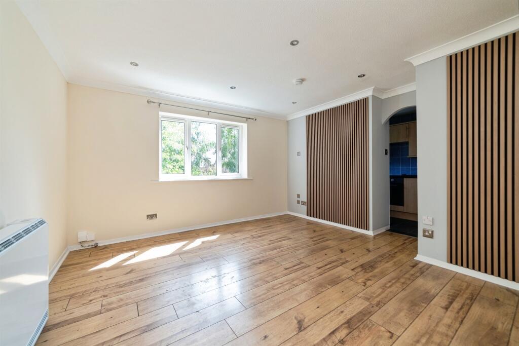 Apartment in Stevenage - View 5