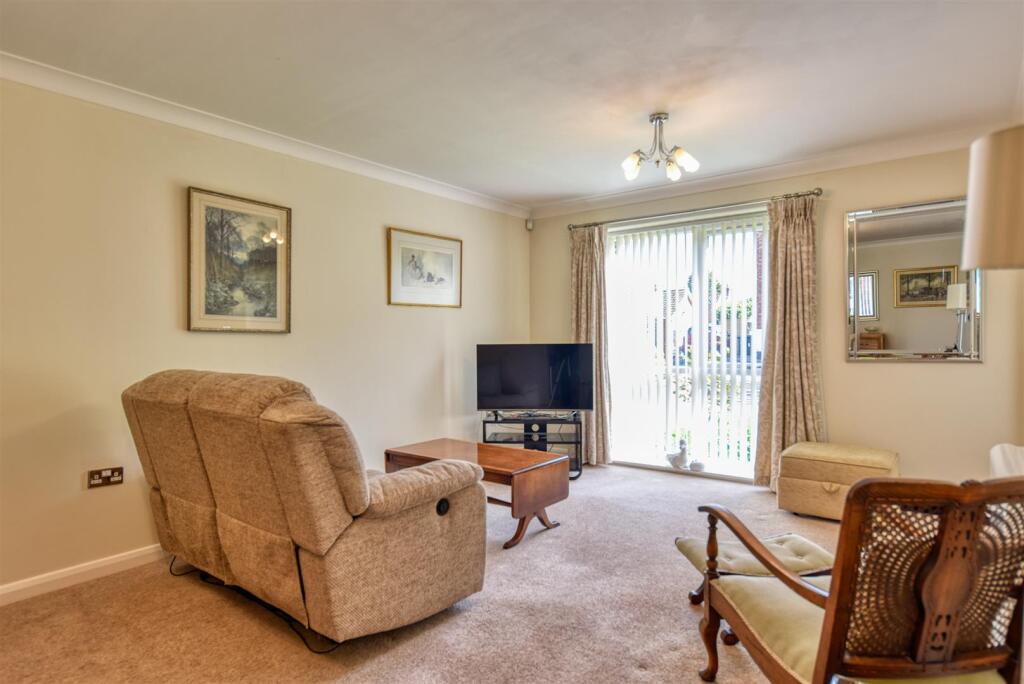 Willow Wong, Burton Joyce, Nottingham - More