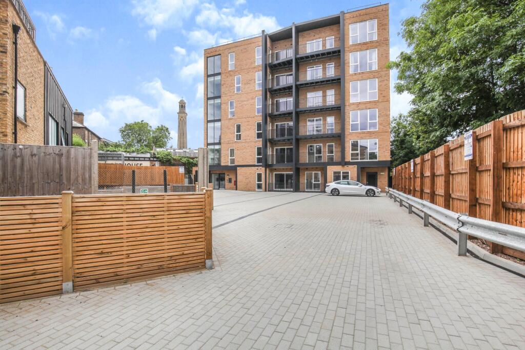 Main image of property: Kew Bridge Road, Brentford, TW8