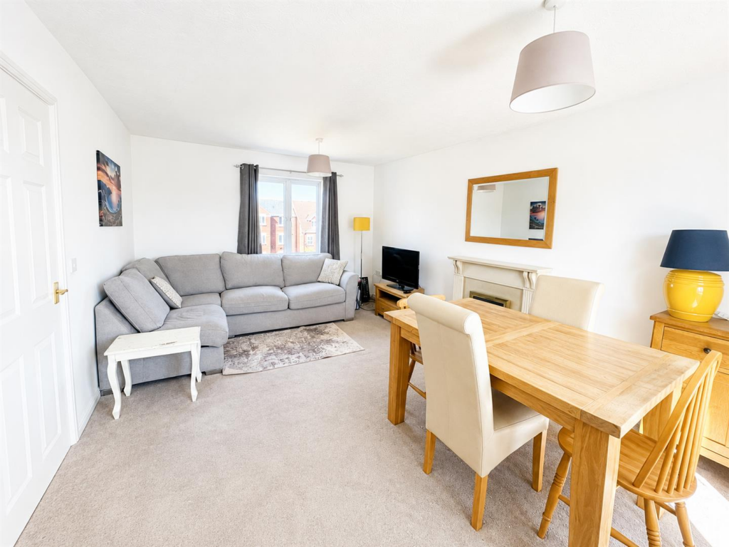 Apartment in Taunton - View 2