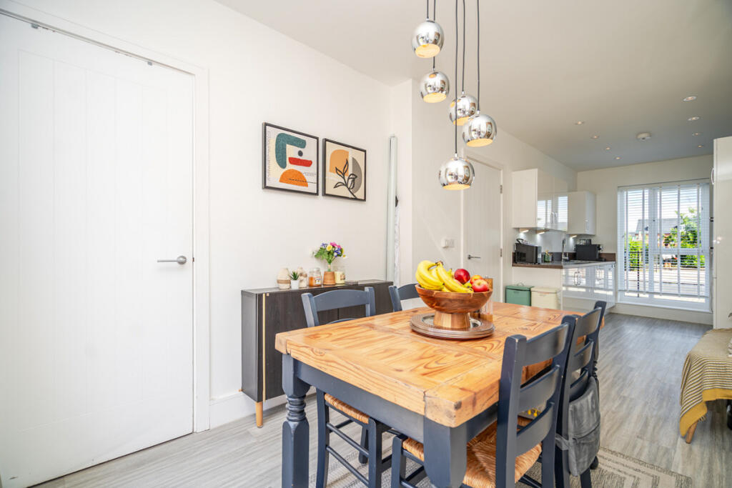 House in Milton Keynes, Brooklands, Broughton and Milton Keynes - More