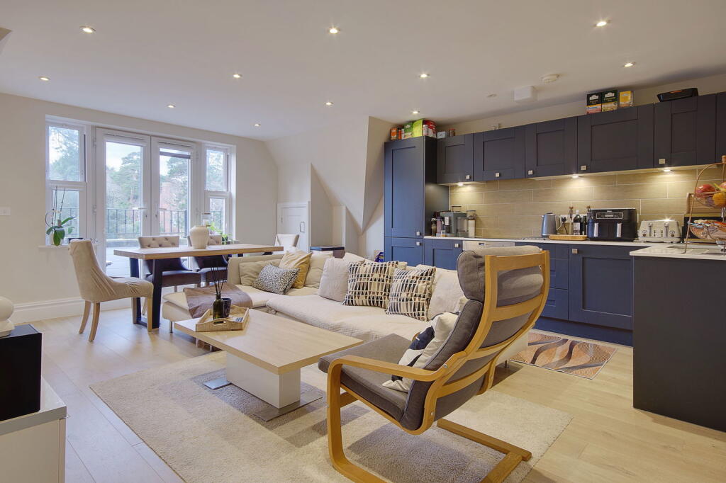 Apartment in Bournemouth, Springbourne - View 2