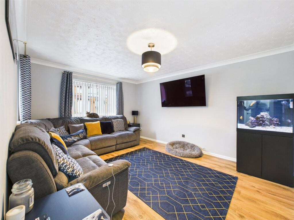 The Causeway, Quedgeley, Gloucester, Gloucestershire, GL2 photo 2