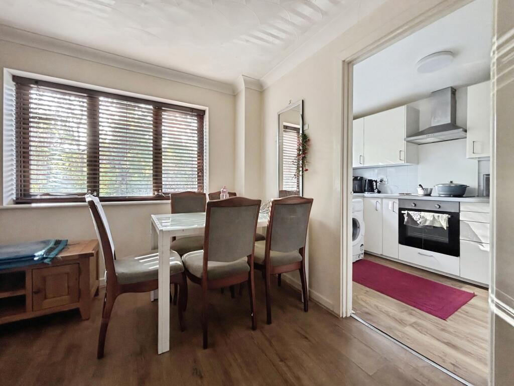 Crown Mews, London, E13 photo 2