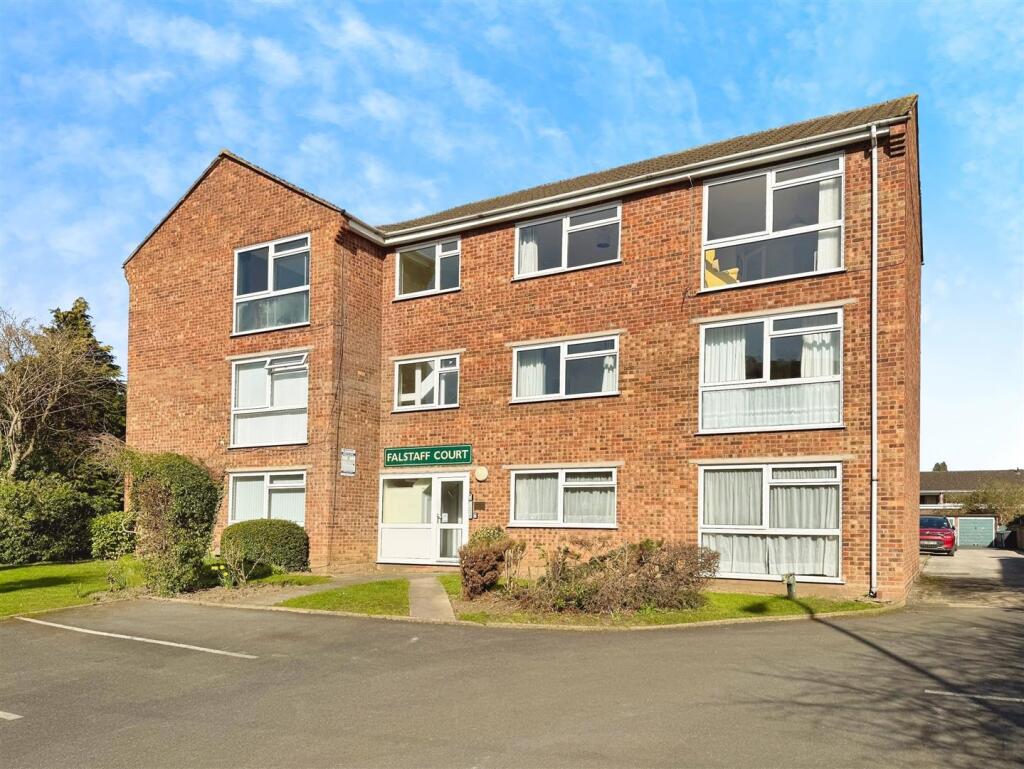 2-bed apartment on Falstaff Court, Guild Street, Stratford-Upon-Avon, £199,950