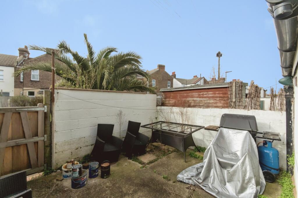House in Eastbourne, East Sussex - View 6