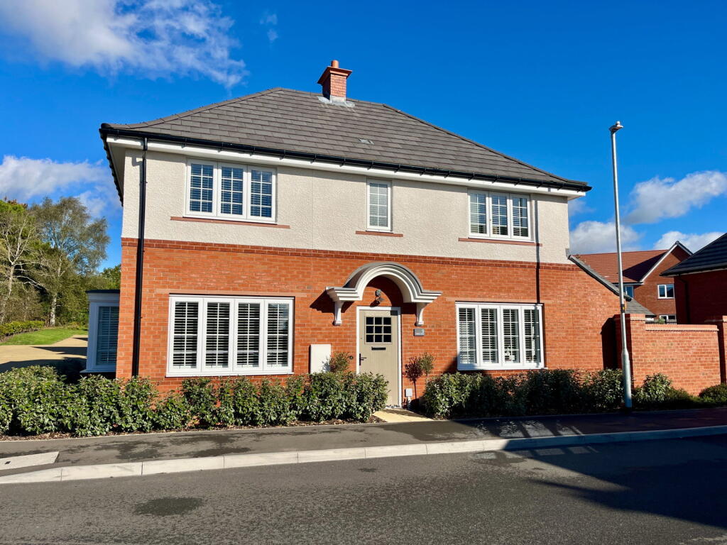 4-bed detached on Steeple Drive, Brooksby, Melton Mowbray, Leicestershire, LE14 2DA, £380,000
