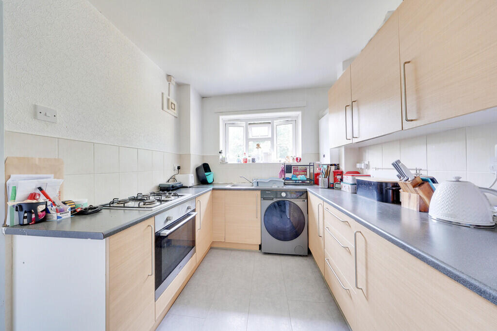 Apartment in Orpington, Scadbury, St Paul's Cray - View 3