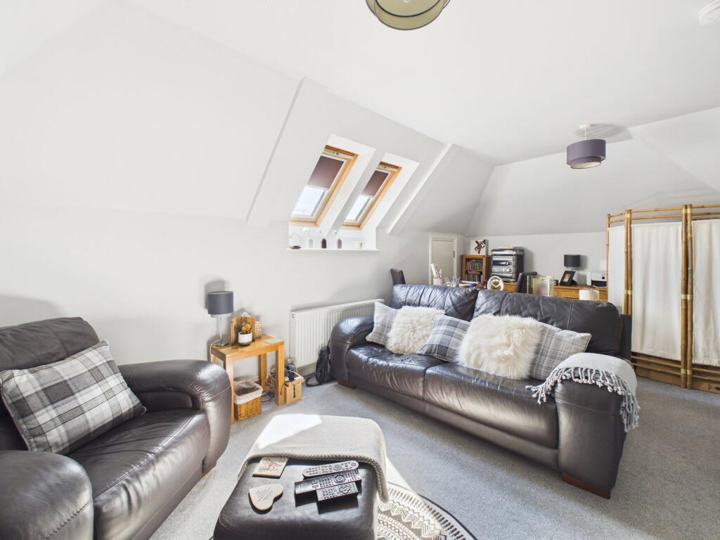 Pavilion Road, Worthing, West Sussex, BN14 7EF - View 2