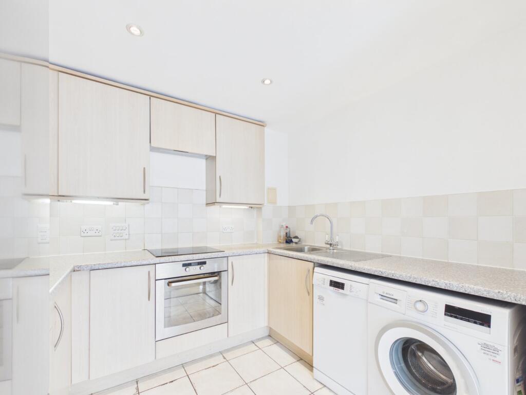 Apartment in London - View 3