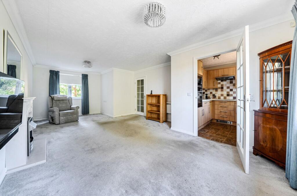 Apartment in Havant, Hampshire - View 2