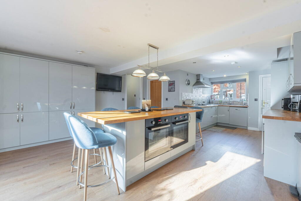 Shottery Road, Stratford-upon-avon, CV37 9QA photo 4