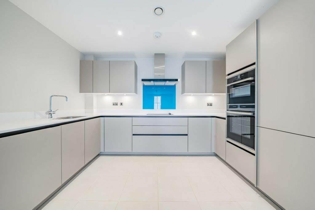 6 Mowbray Hall, Marshall Walk, Egham, Surrey, TW20 photo 2