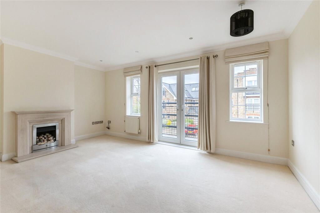 Dowgate House, Whittets Ait, Jessamy Road, Weybidge, KT13 photo 2