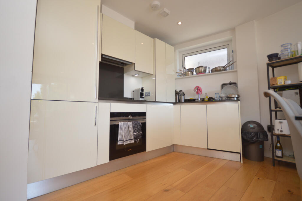 Apartment in London - View 4