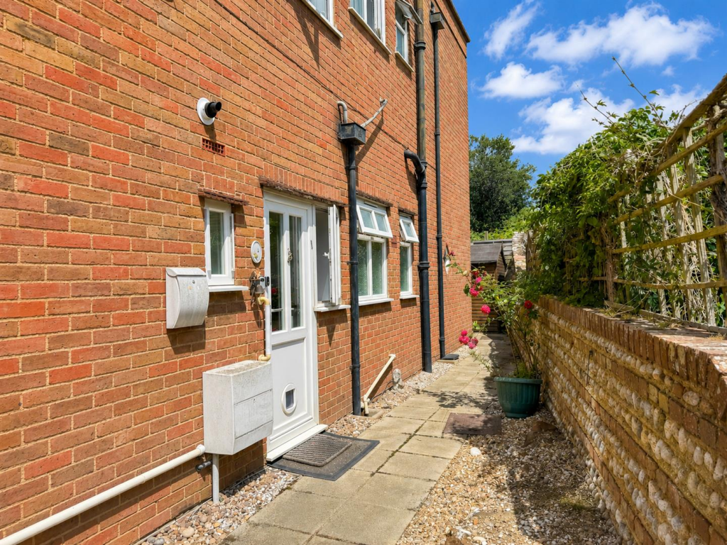 Main image of property: Peartree Lane, Bexhill-On-Sea, TN39 4PQ