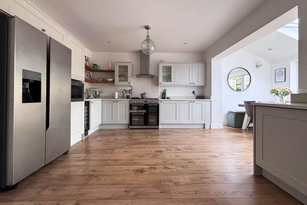 House in London, Upper Elmers End - View 2