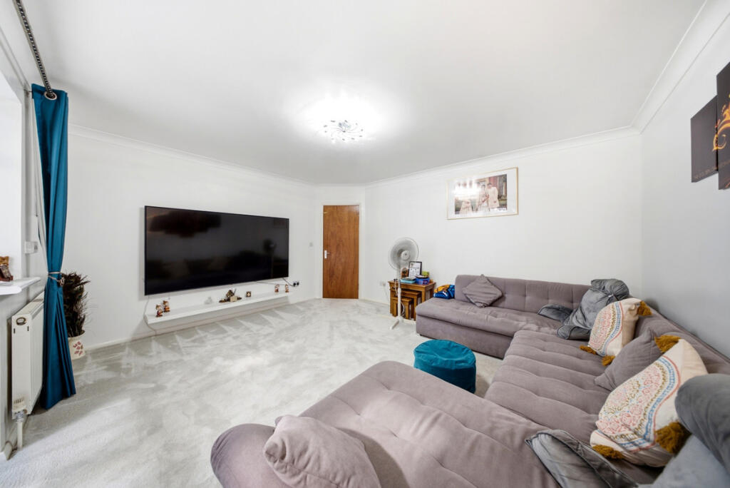 House in Twickenham - View 3