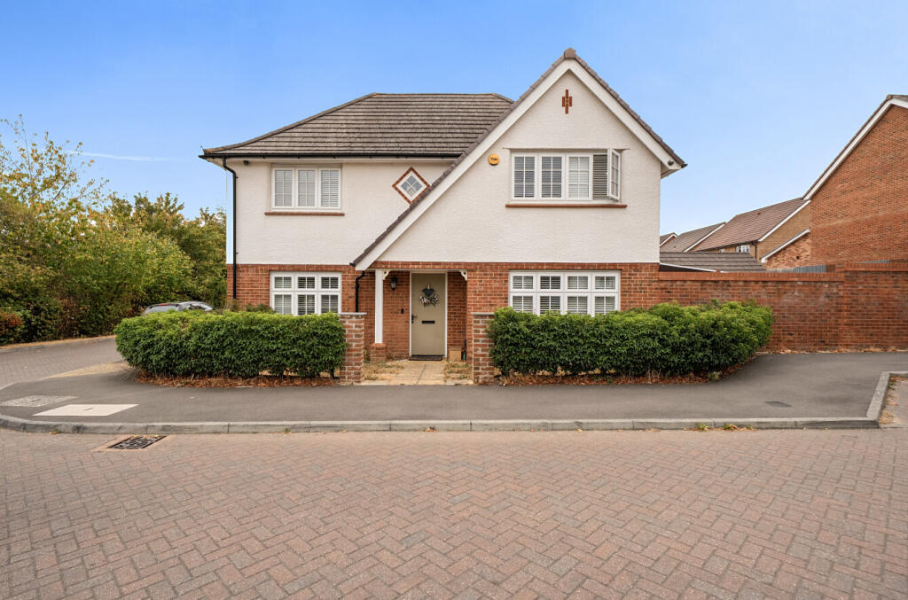 Martinet Road, Woodley, Reading, Berkshire, RG5