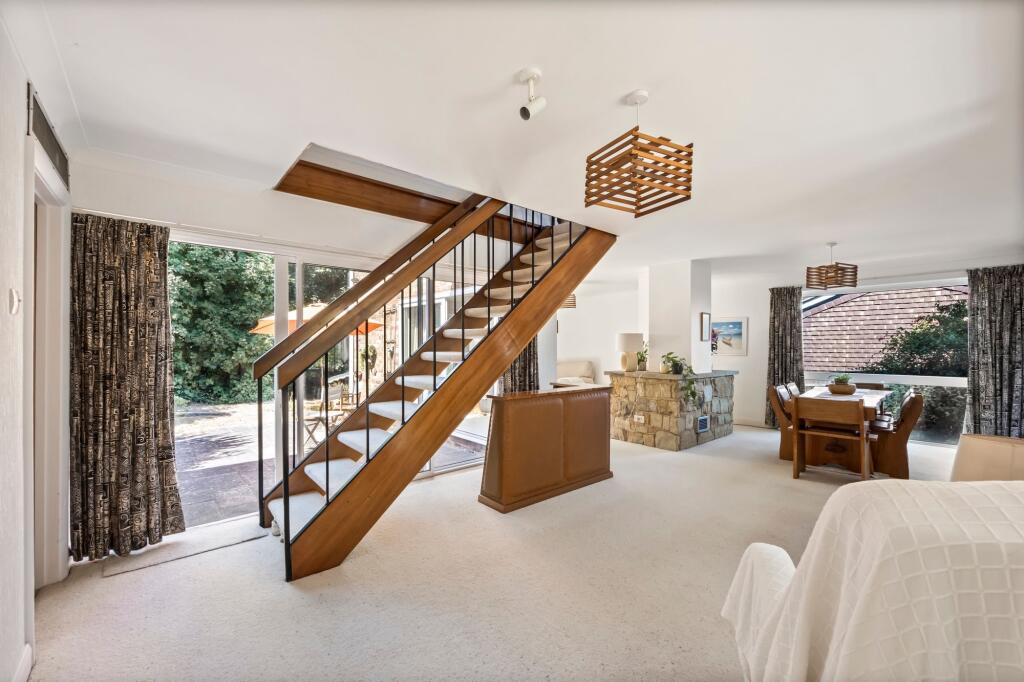 House in Horsham, Bramber - More