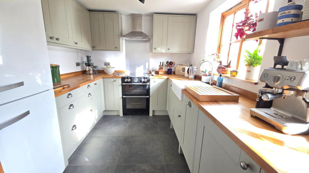 High Street, East Ilsley, Berkshire, RG20 7HZ - View 4