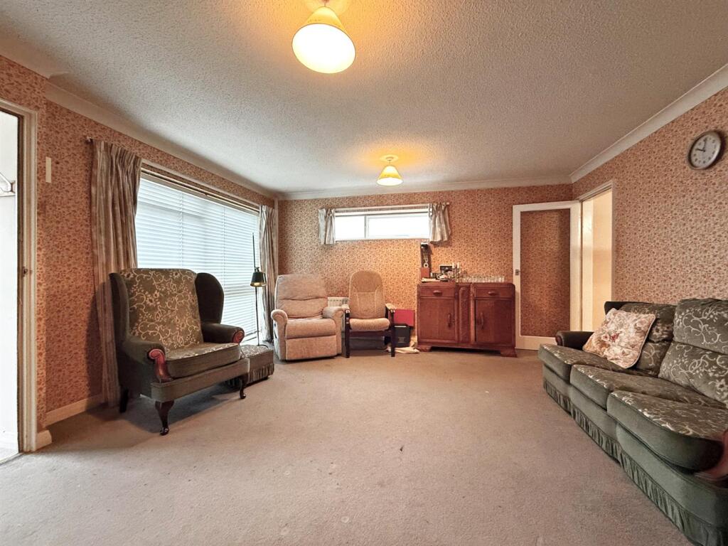 Kingston Drive, Shrewsbury photo 3