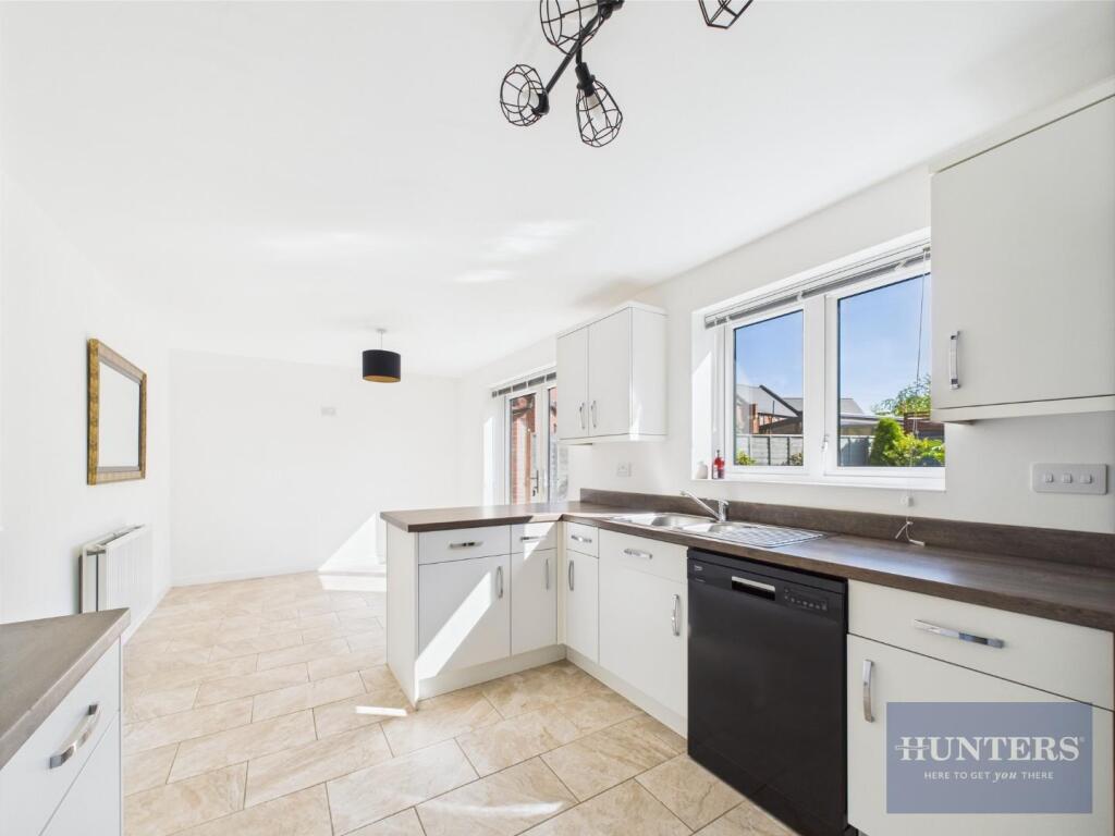 House in Cheltenham, The Cleevelands, Bishop's Cleeve - More