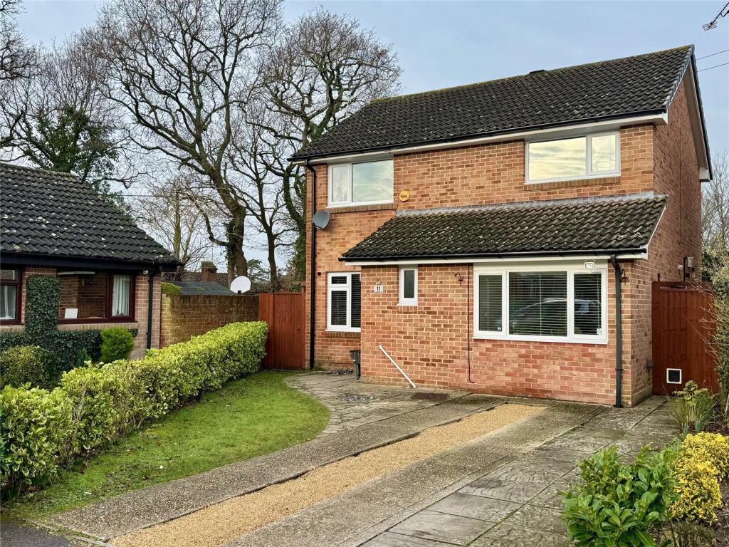 4-bed detached on Woodlands Close, Bransgore, Dorset, BH23, £500,000