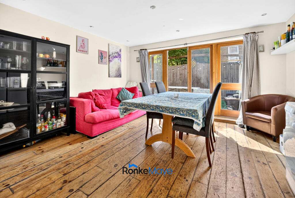 House in London - View 5