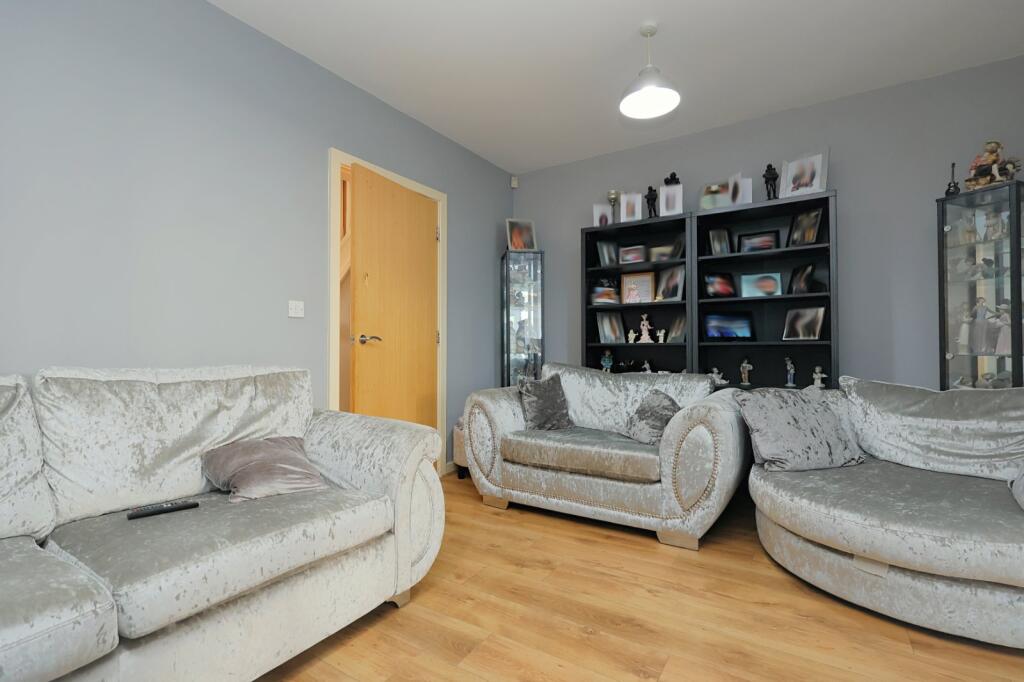 House in Bradford, West Yorkshire - View 4