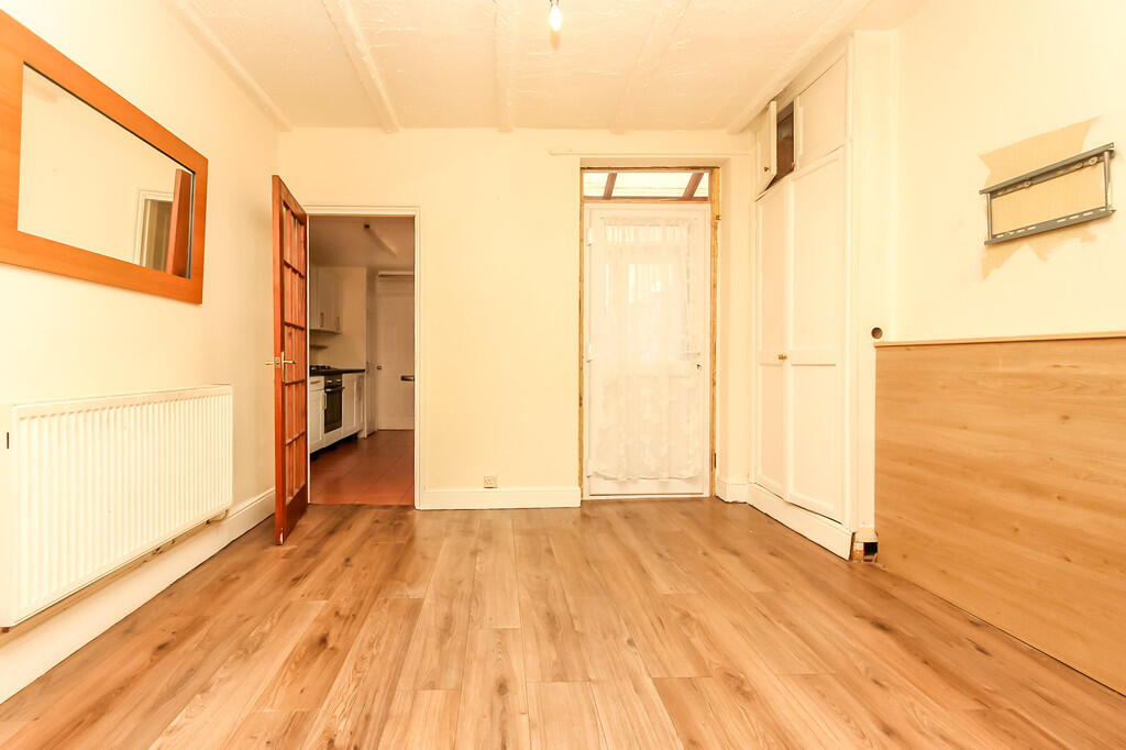 Knox Road, Wellingborough photo 4