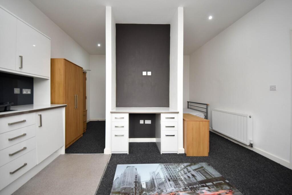 House in Leigh, Lilford - View 4