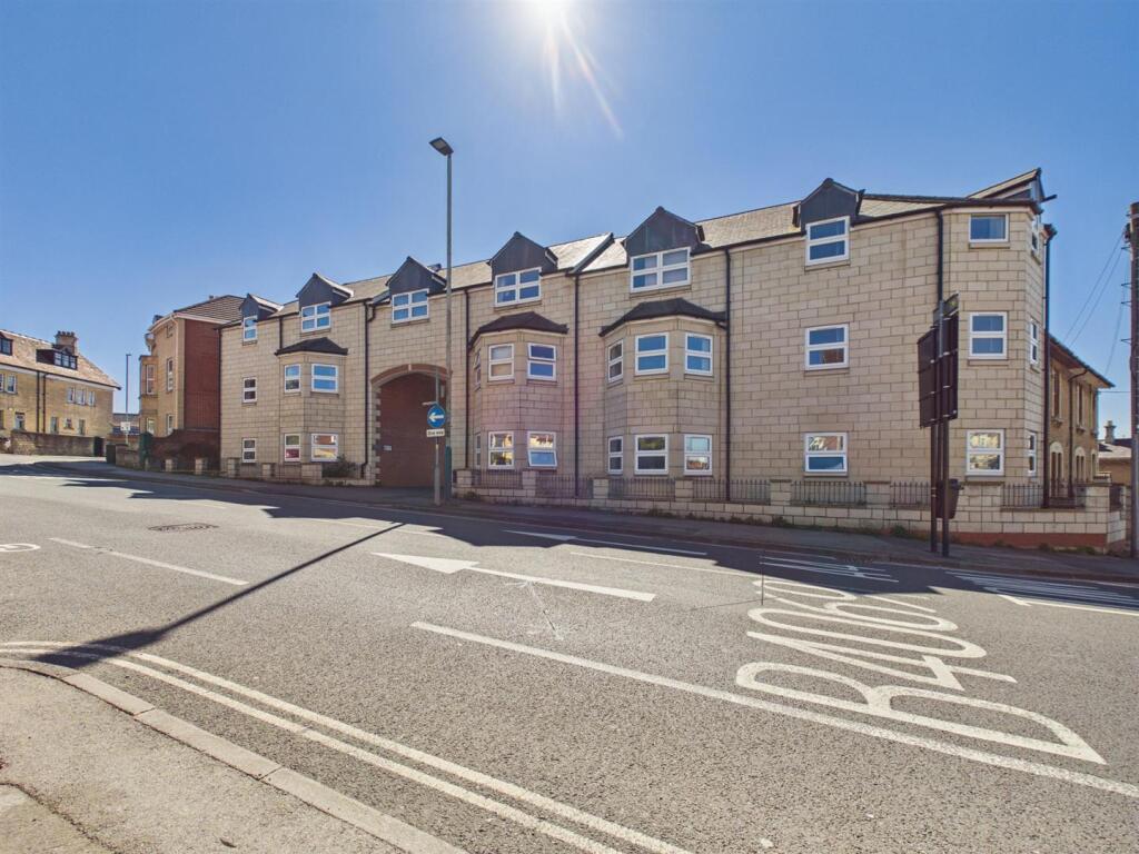 Main image of property: 27a Park Lane, Chippenham