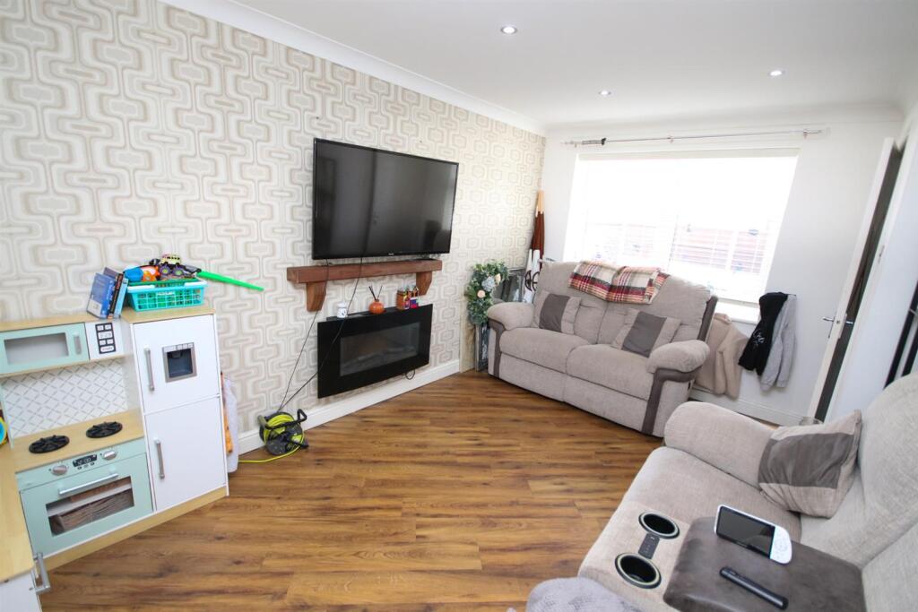 Sutherland Street, Eccles photo 4