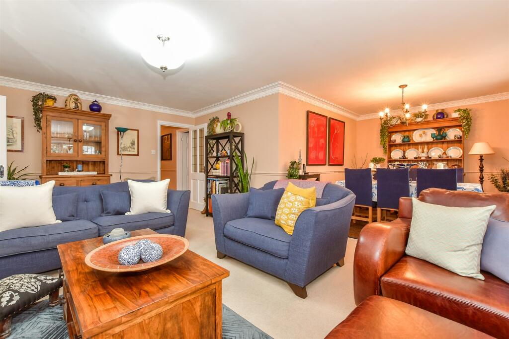 5-bed house on St. Nicholas Road, Littlestone, New Romney, Kent, £675,000