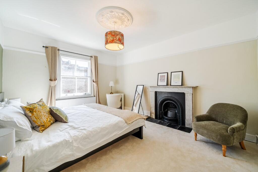 Apartment in London - View 5