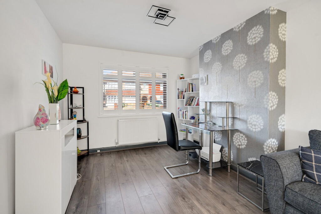 Colyers Lane, Erith DA8 photo 4