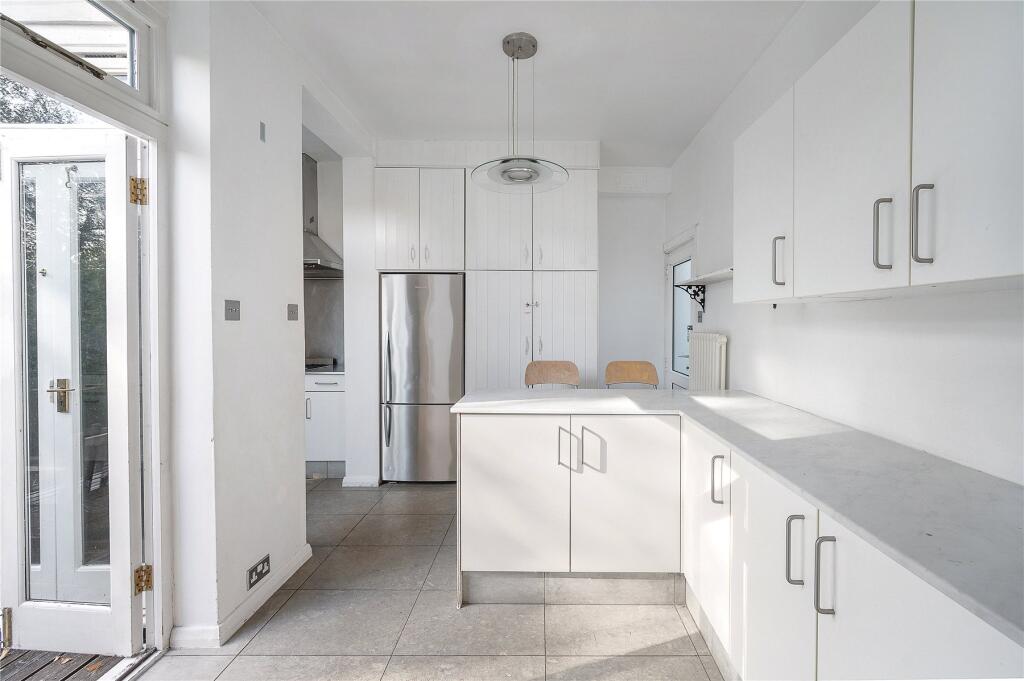 House in London - View 5