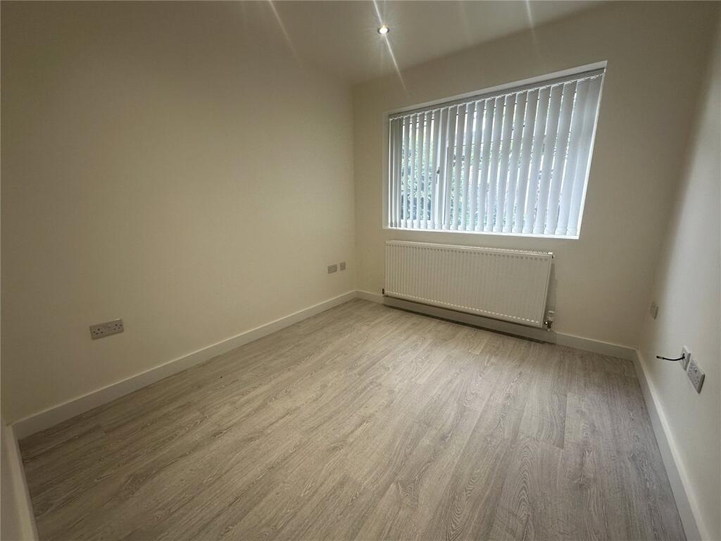 Dunstall Road, Dunstall, Wolverhampton, West Midlands, WV6 - View 4