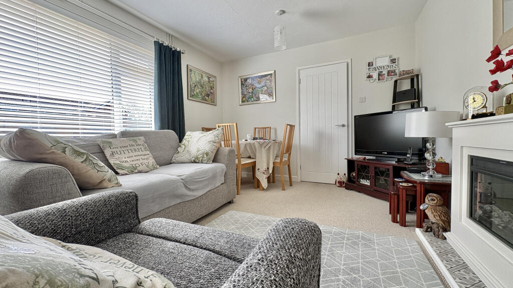 Manor Orchard, Taunton, Somerset, TA1 photo 5