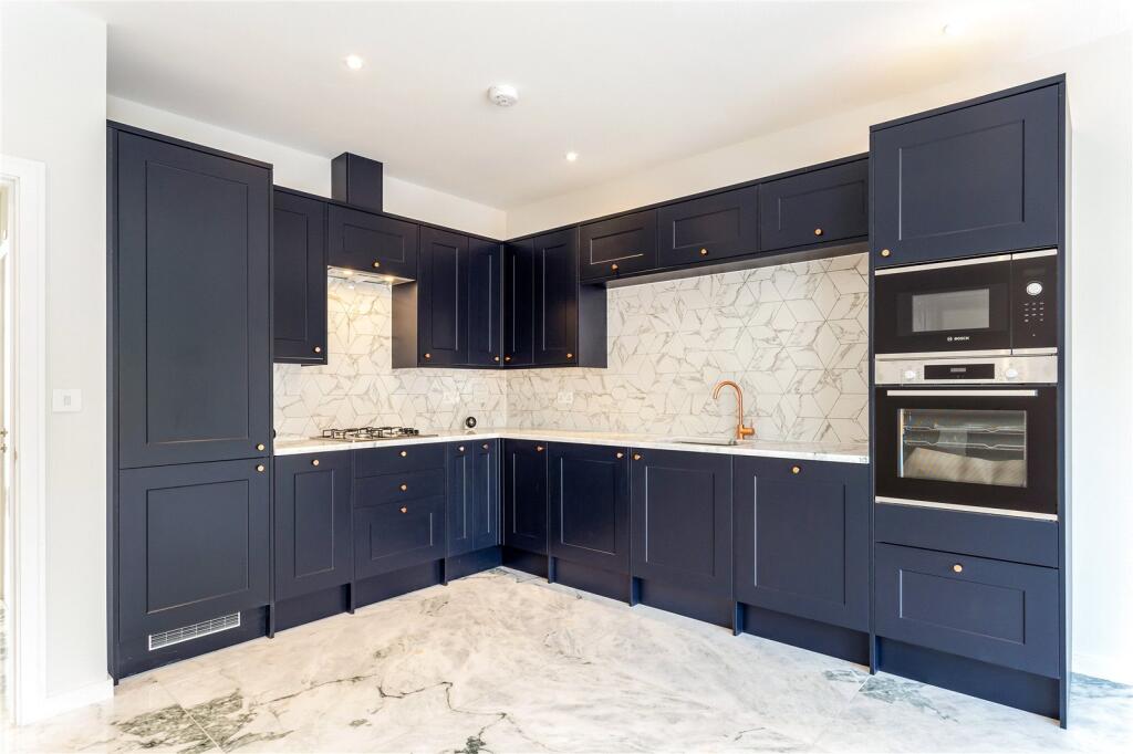 House in London - View 3