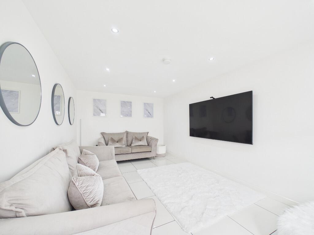 House in Glasgow, South Lanarkshire - View 4