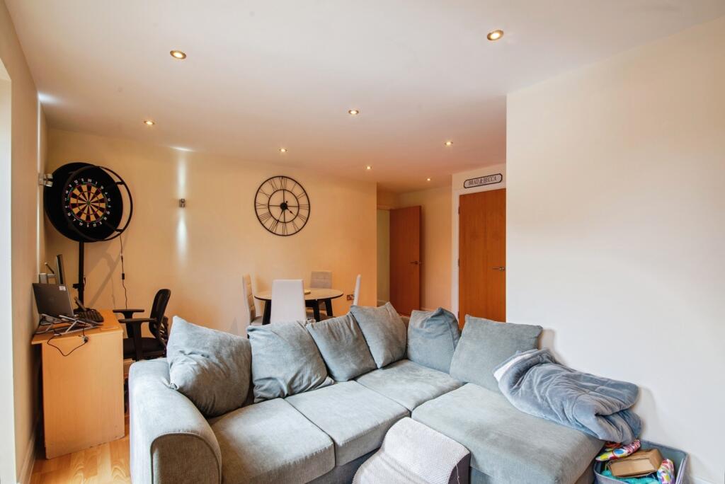 Apartment in Sheffield, South Yorkshire - View 4